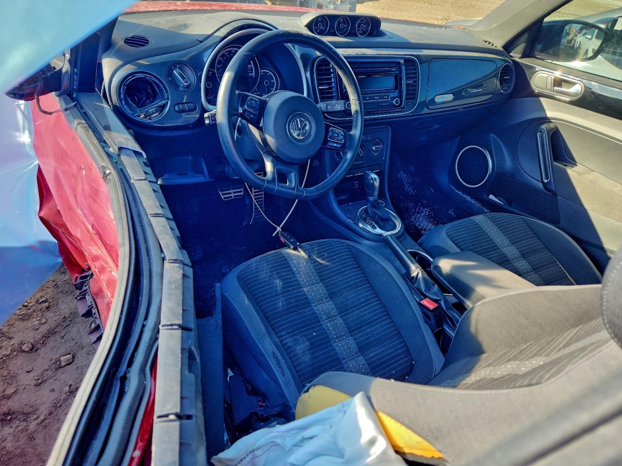 2014 VOLKSWAGEN BEETLE TURBO photo 15