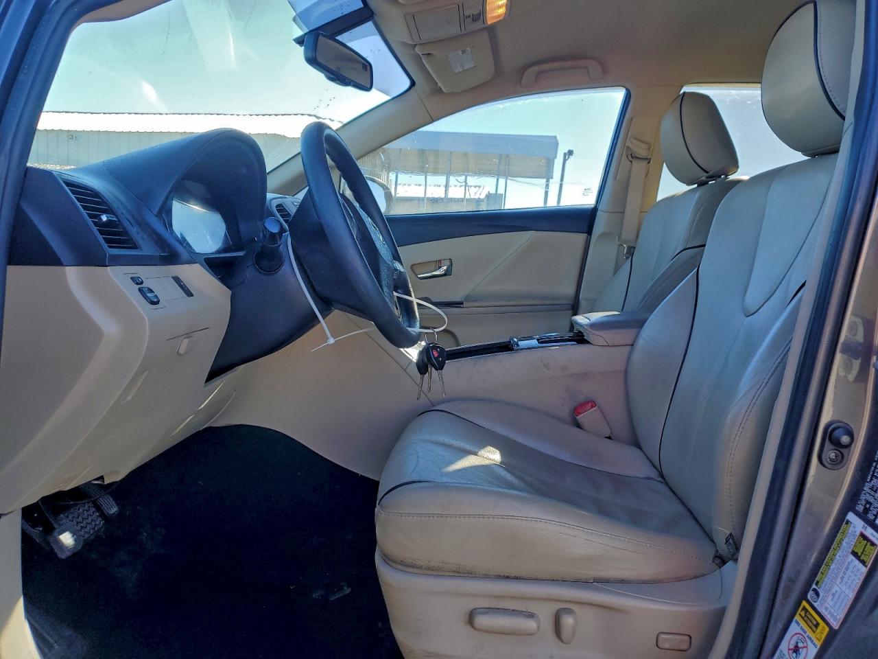 2010 TOYOTA VENZA photo 25