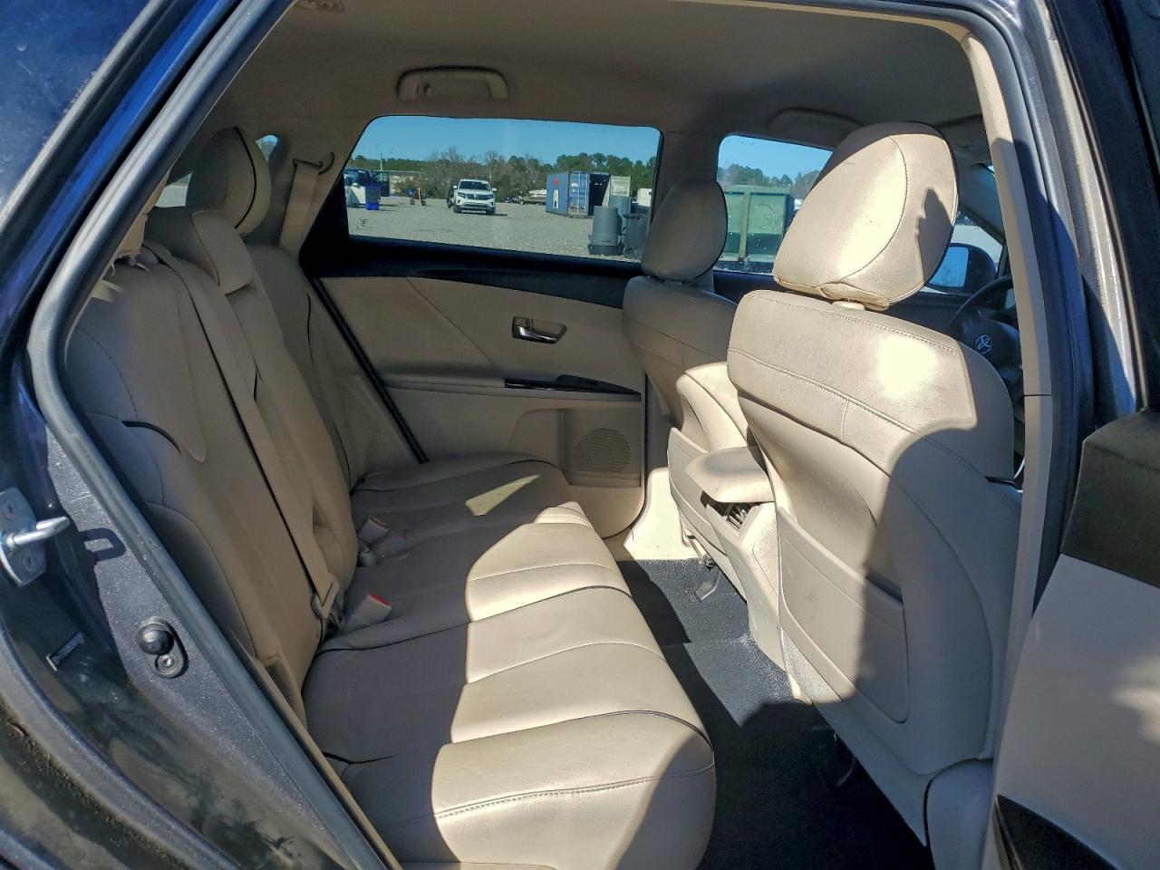 2010 TOYOTA VENZA photo 41