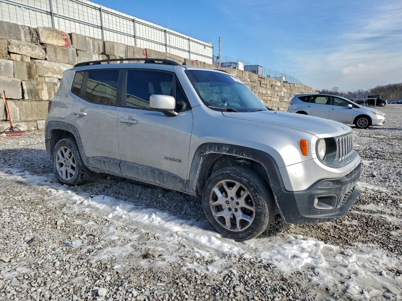 2017 JEEP RENEGADE LATITUDE photo 4