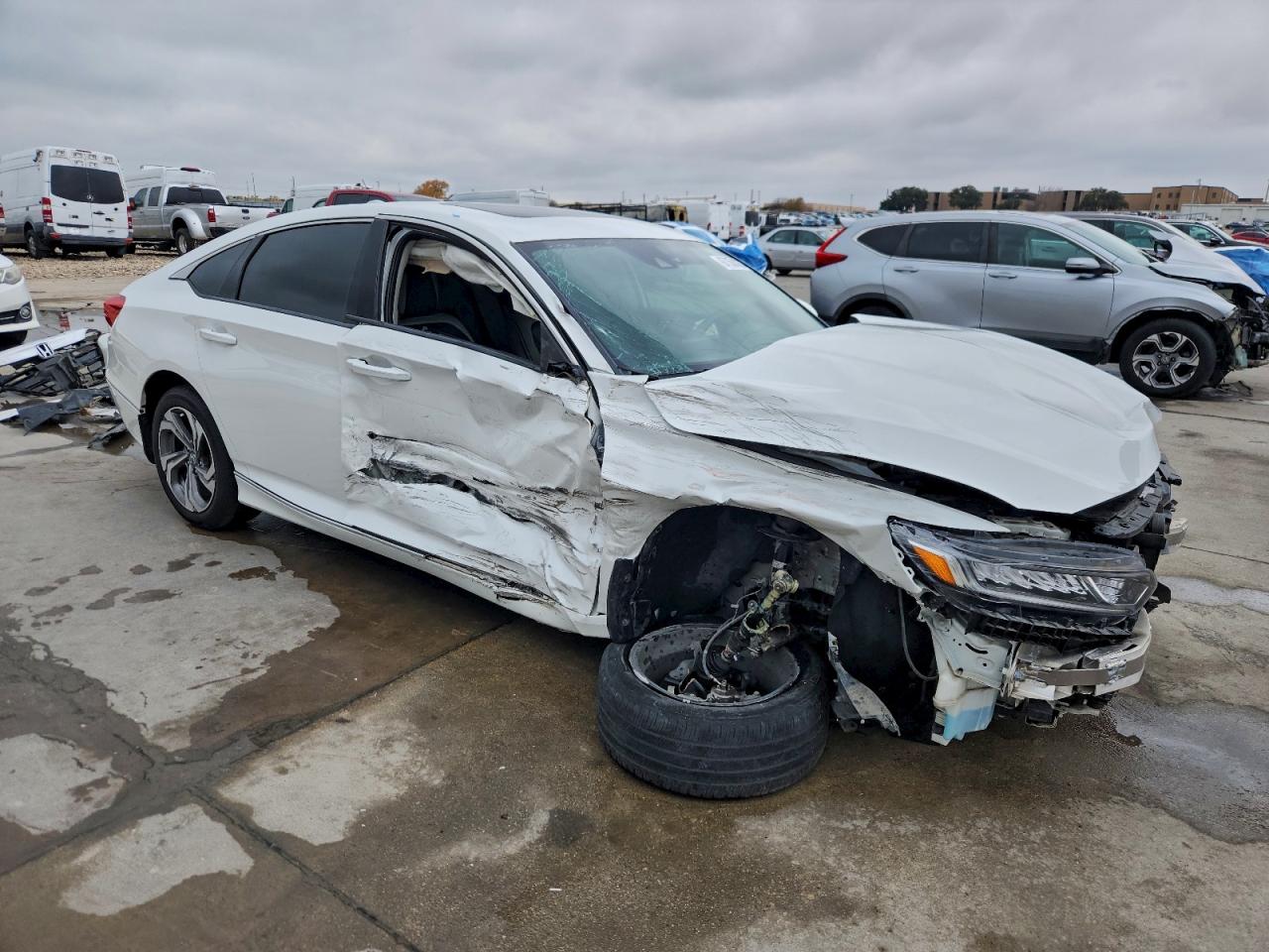 2018 HONDA ACCORD EX photo 4