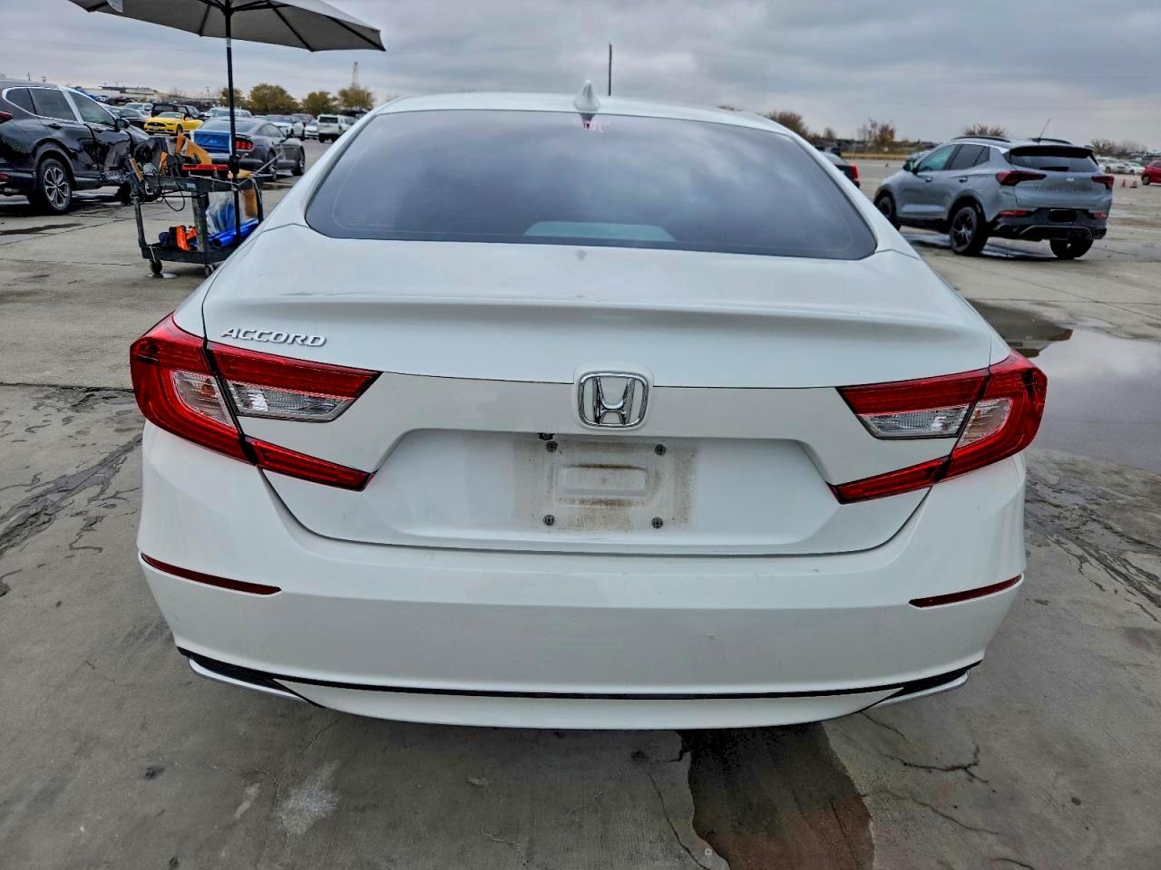 2018 HONDA ACCORD EX photo 6