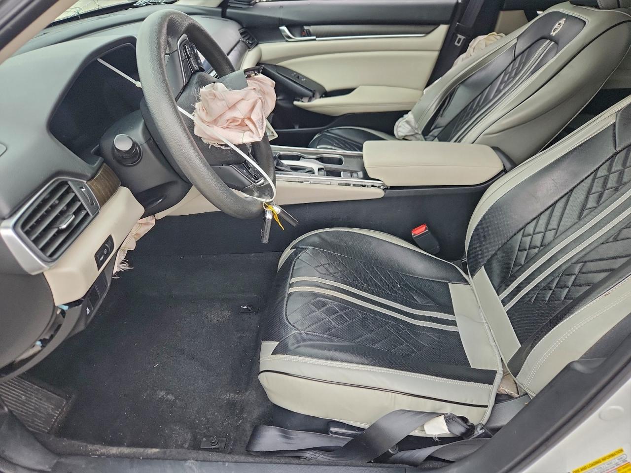 2018 HONDA ACCORD EX photo 7