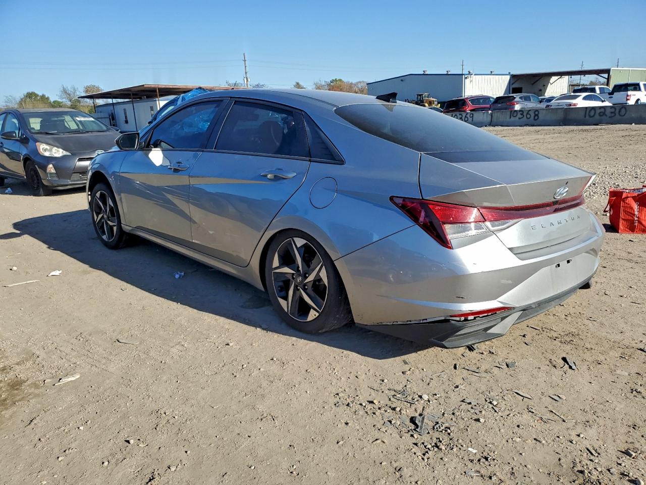 2023 HYUNDAI ELANTRA SEL photo 2