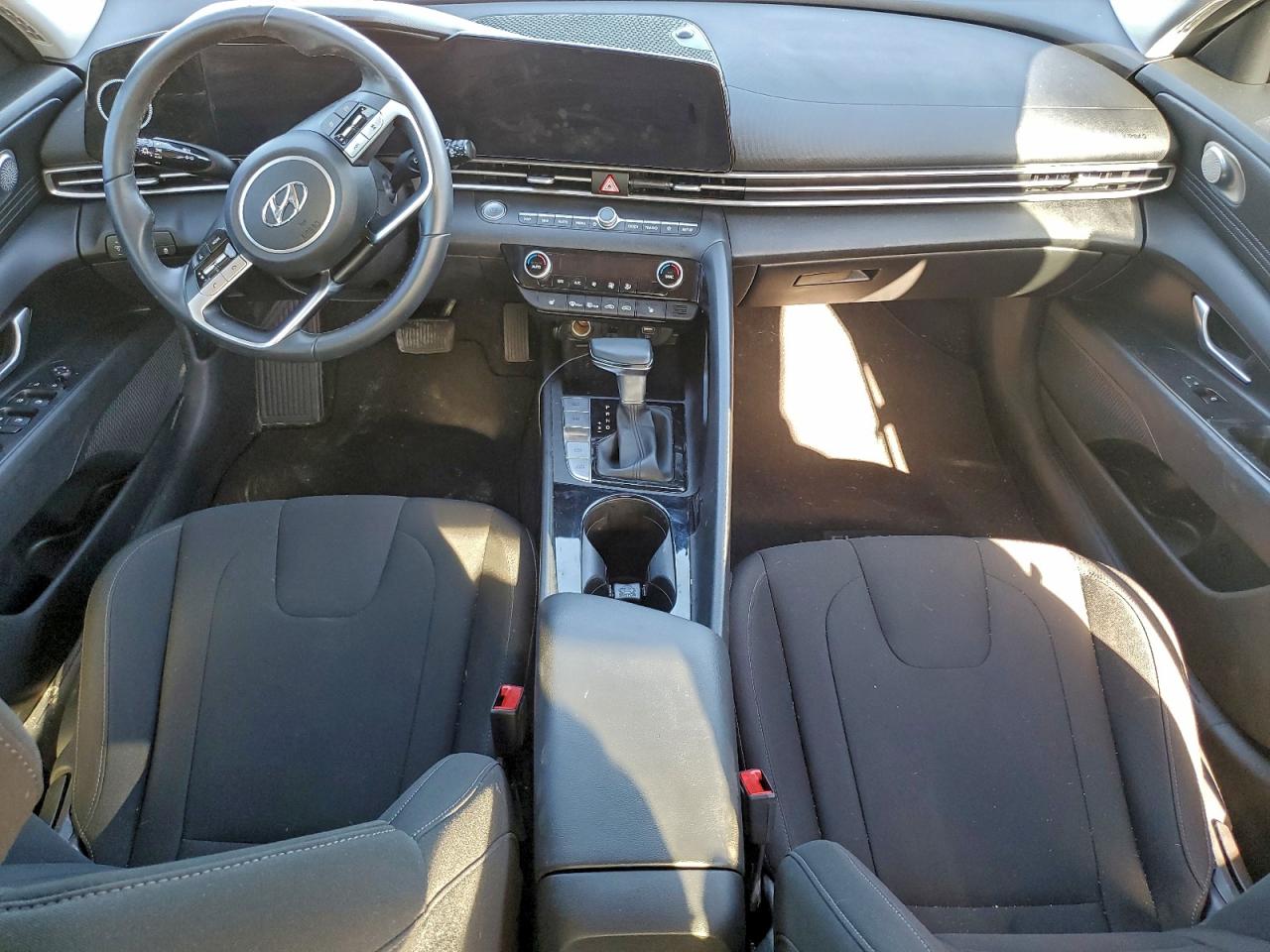 2023 HYUNDAI ELANTRA SEL photo 8