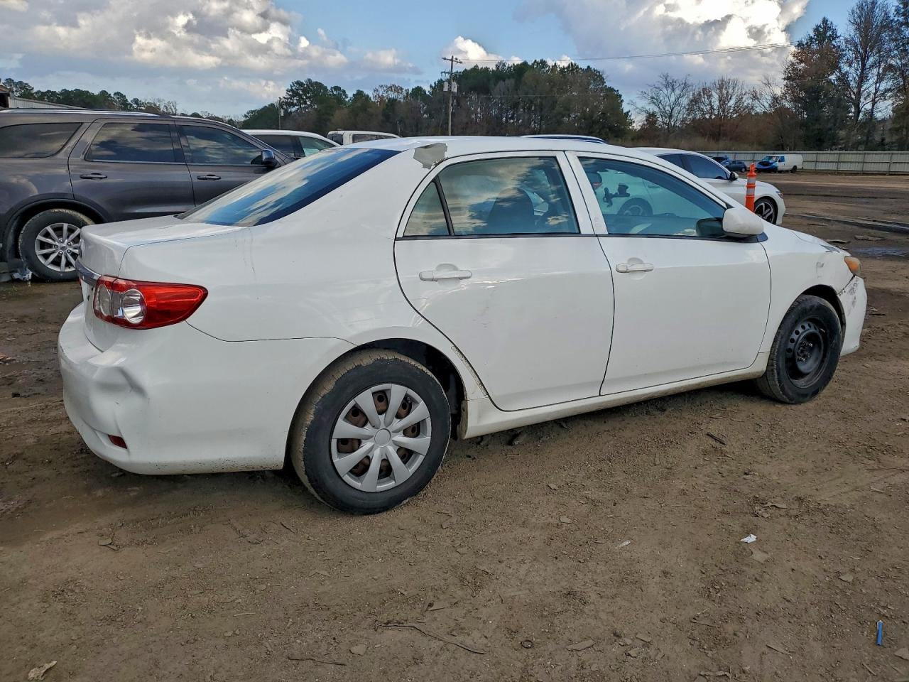 2013 TOYOTA COROLLA BASE photo 5