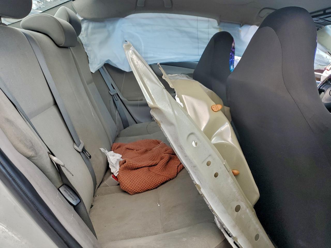 2013 TOYOTA COROLLA BASE photo 19