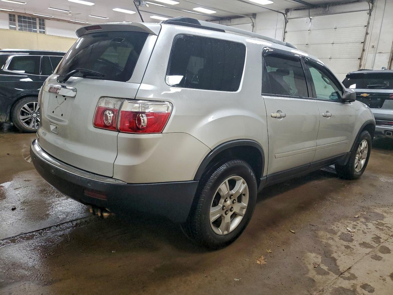 2011 GMC ACADIA SLE photo 5