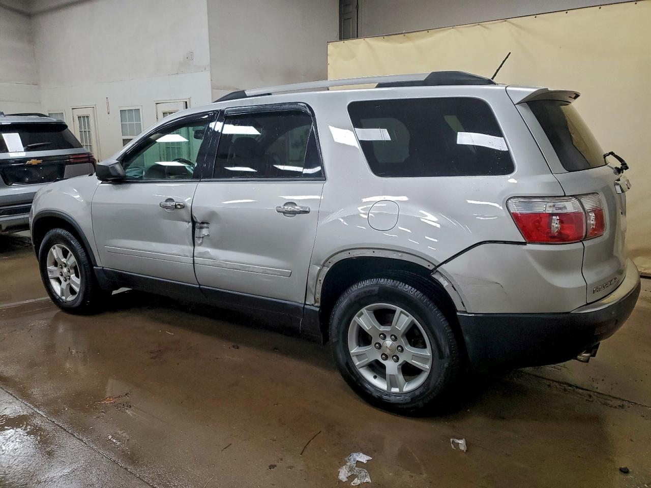2011 GMC ACADIA SLE photo 3