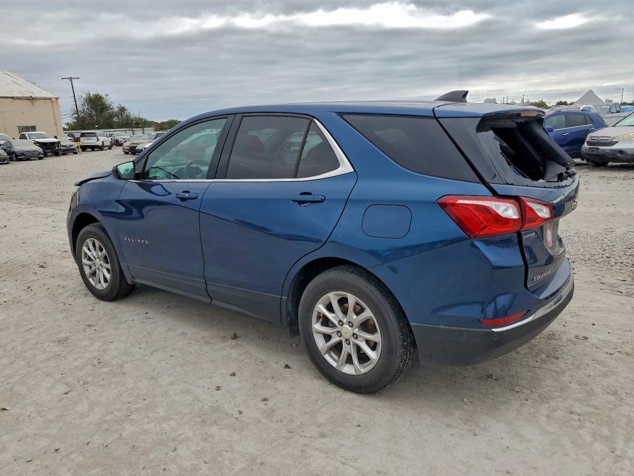 2020 CHEVROLET EQUINOX LT photo 2