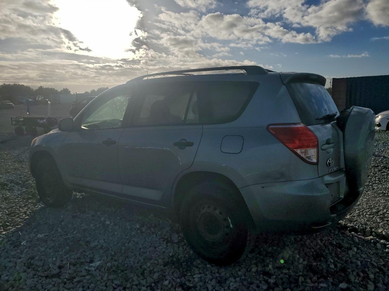 2006 TOYOTA RAV4 photo 2