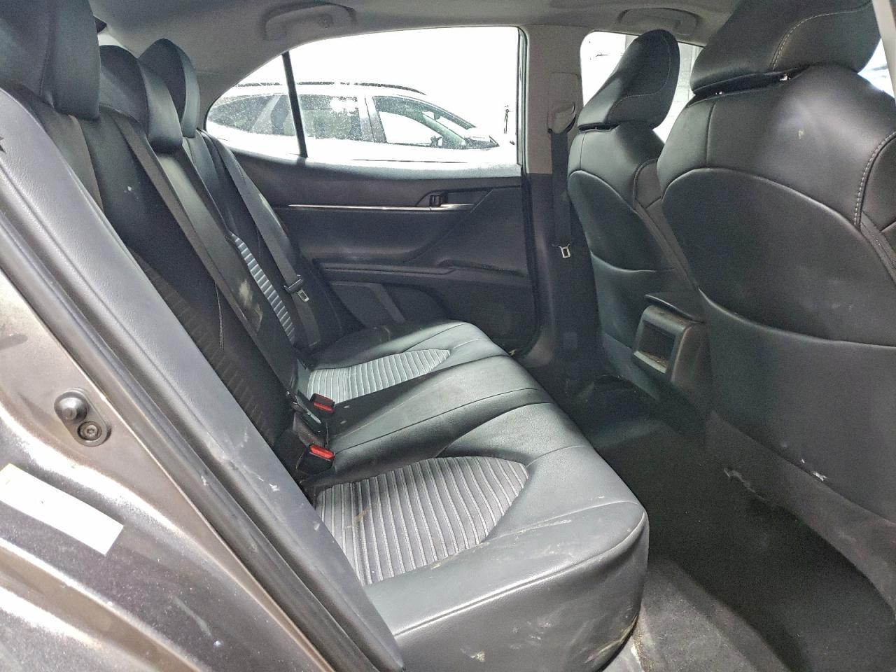 2018 TOYOTA CAMRY L photo 19