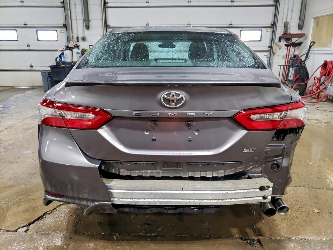 2018 TOYOTA CAMRY L photo 11