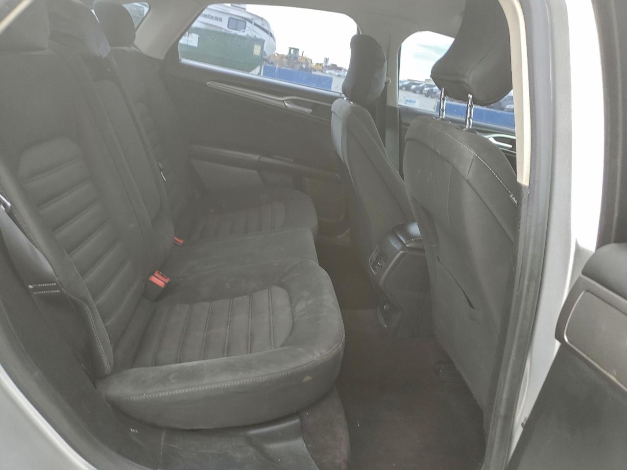 2017 FORD FUSION SE photo 28