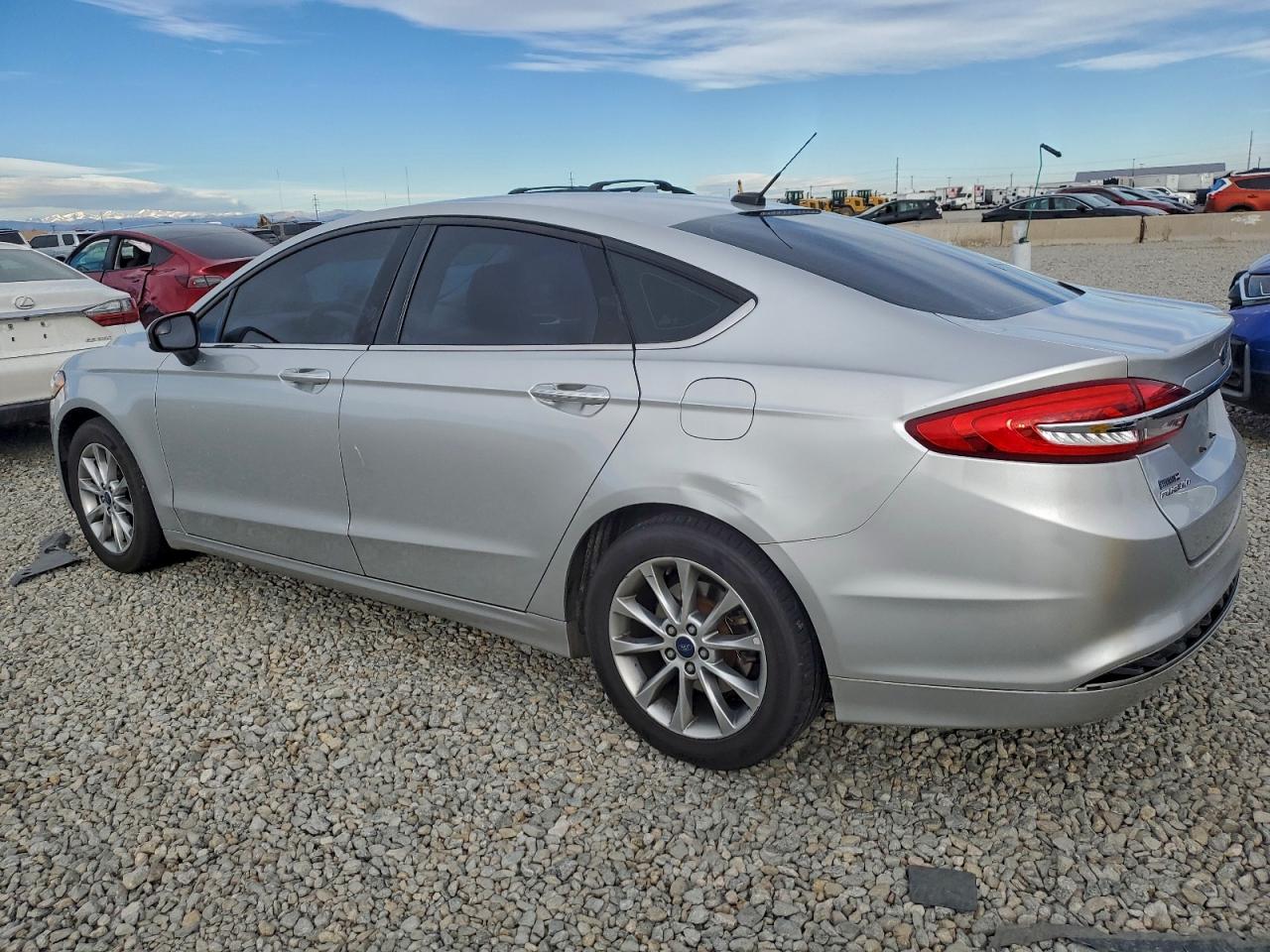 2017 FORD FUSION SE photo 4
