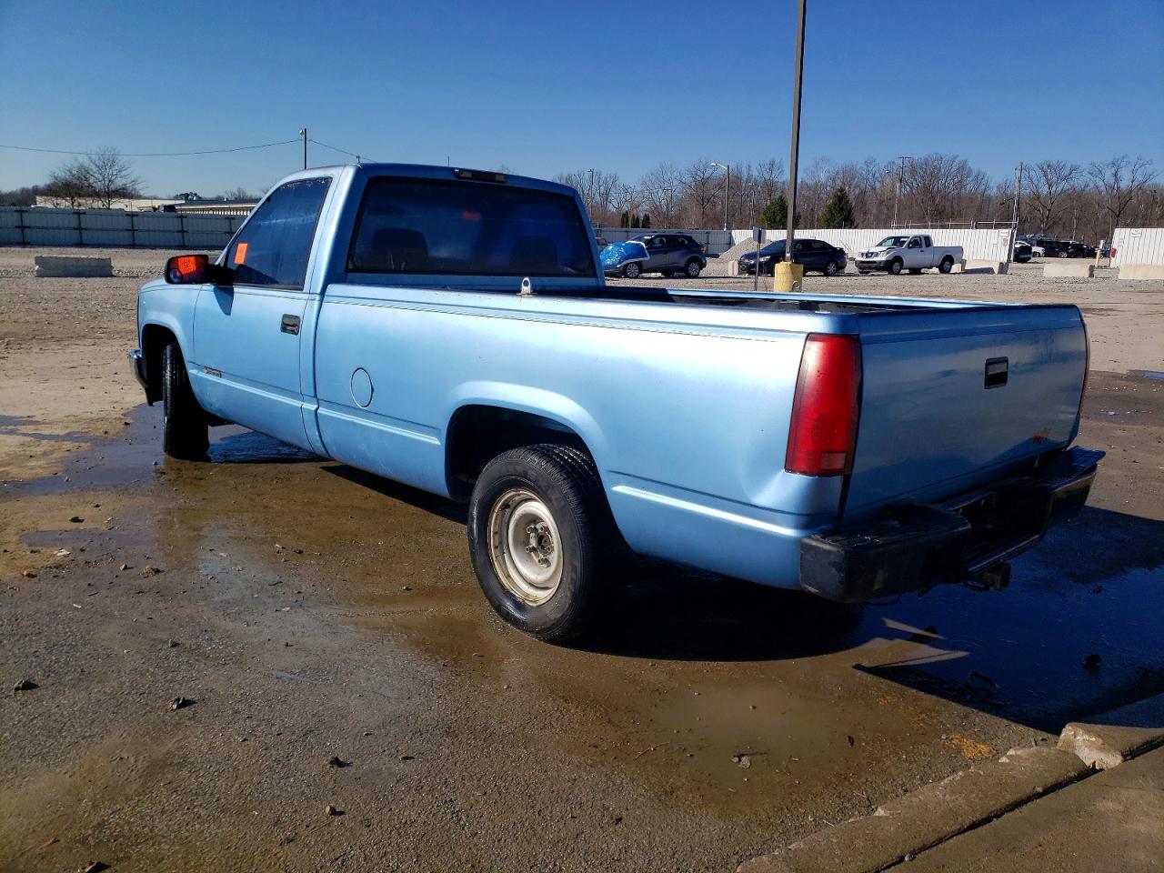 1997 CHEVROLET GMT-400 C1500 photo 2
