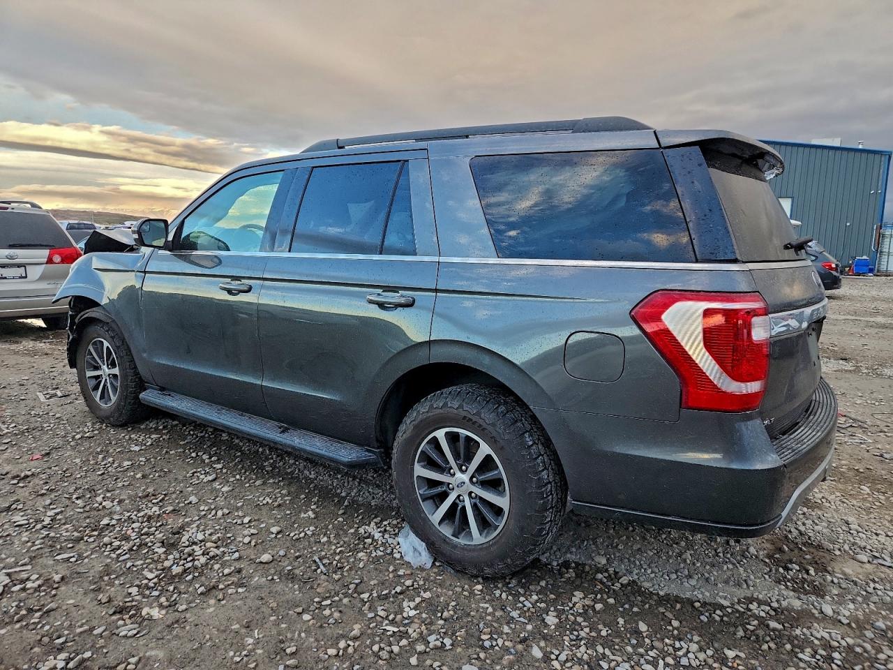 2019 FORD EXPEDITION XLT photo 2