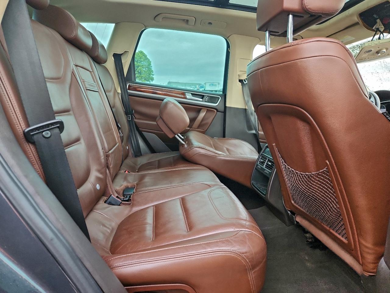 2011 VOLKSWAGEN TOUAREG V6 TDI photo 19