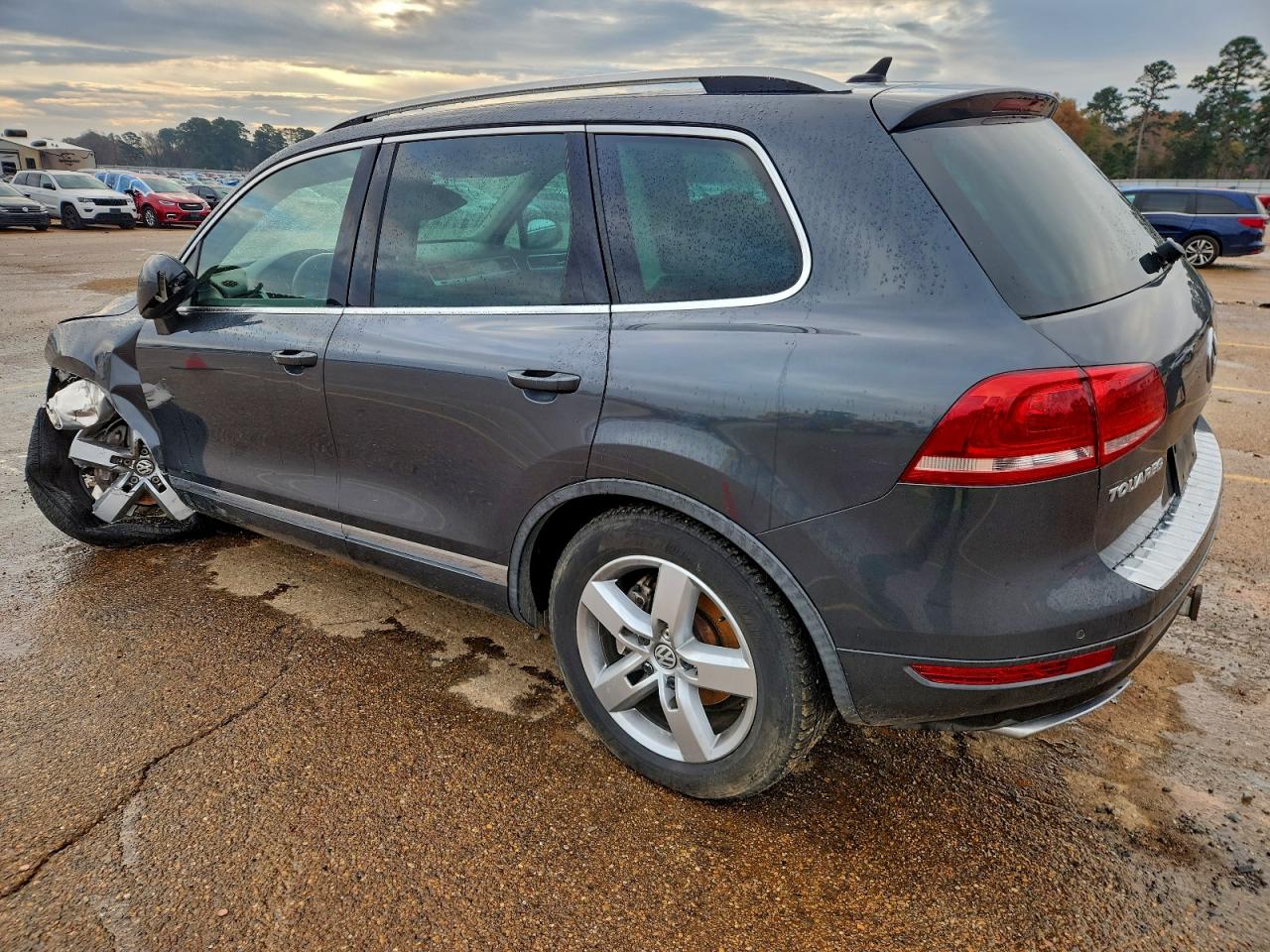 2011 VOLKSWAGEN TOUAREG V6 TDI photo 3