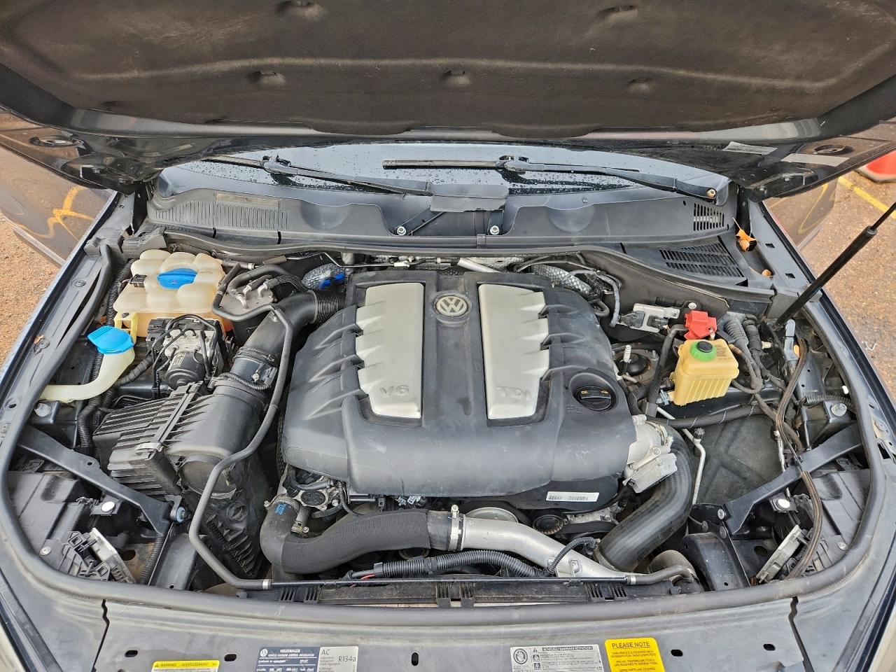 2011 VOLKSWAGEN TOUAREG V6 TDI photo 21