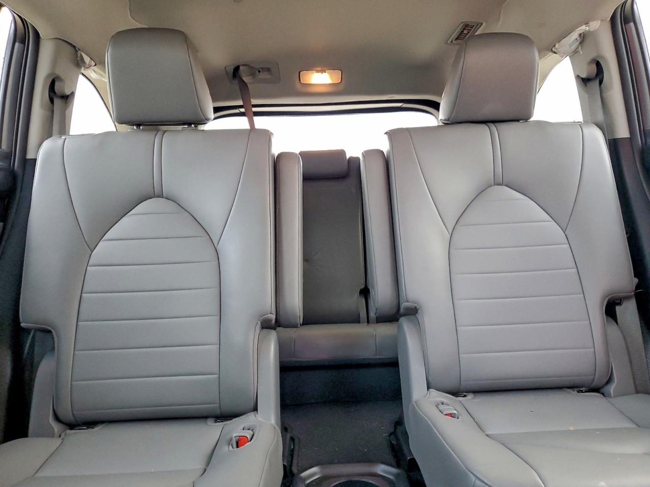 2021 TOYOTA HIGHLANDER XLE photo 19