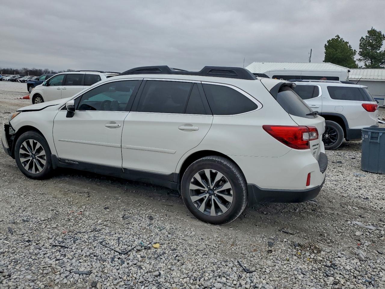 2015 SUBARU OUTBACK 3.6R LIMITED photo 2