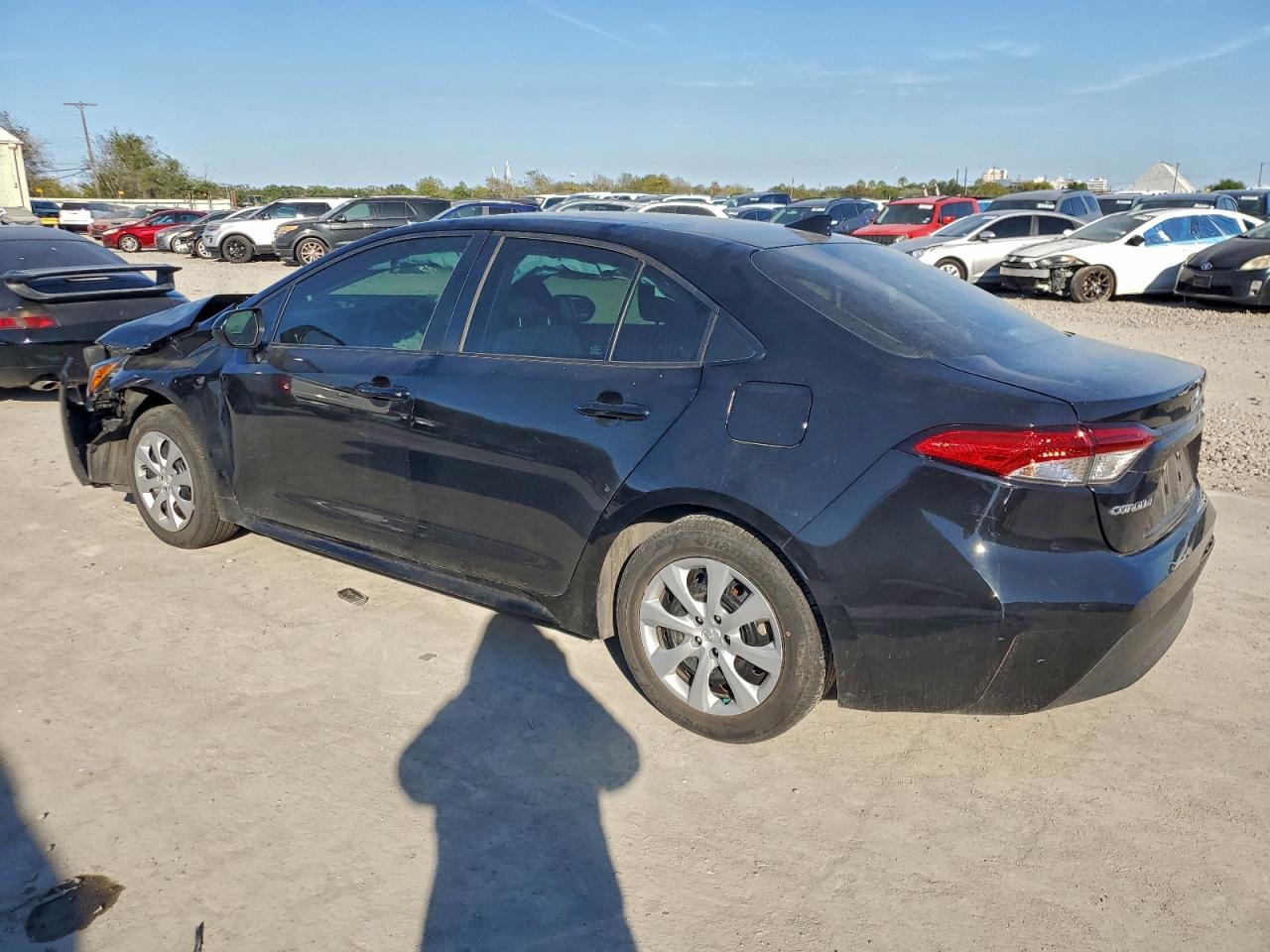 2024 TOYOTA COROLLA LE photo 3