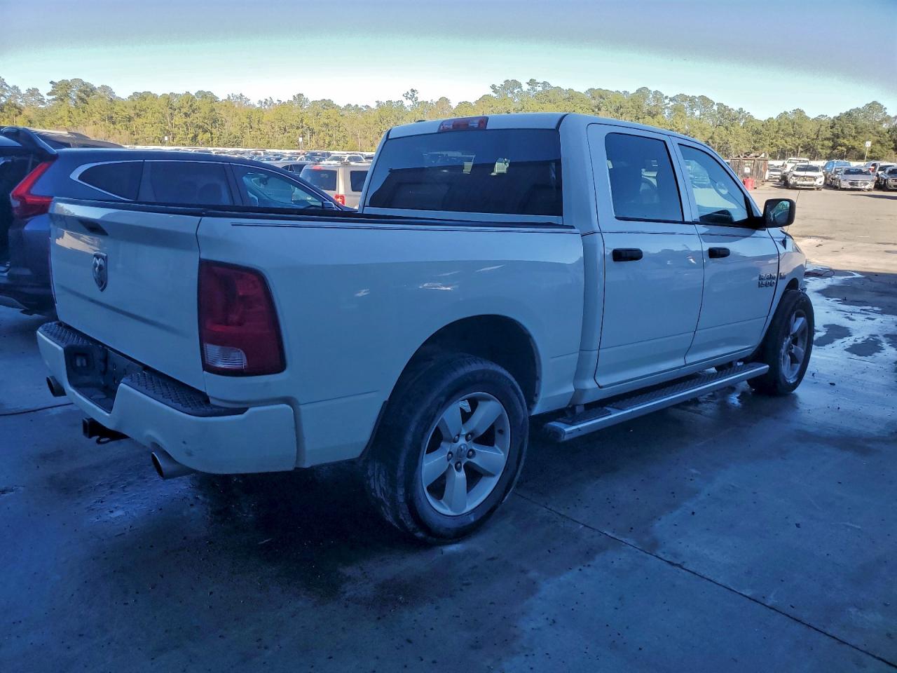 2014 RAM 1500 ST photo 7