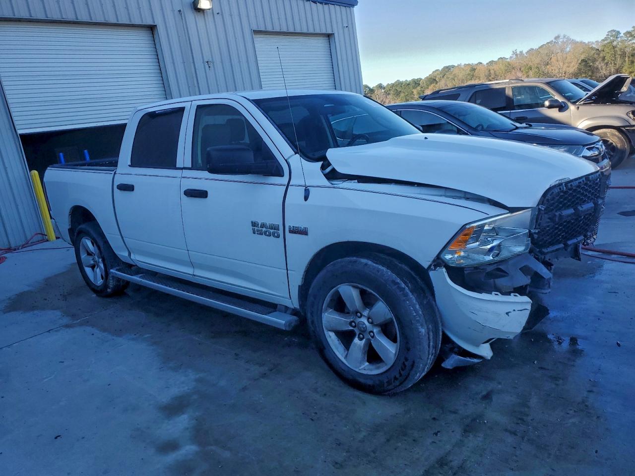 2014 RAM 1500 ST photo 10