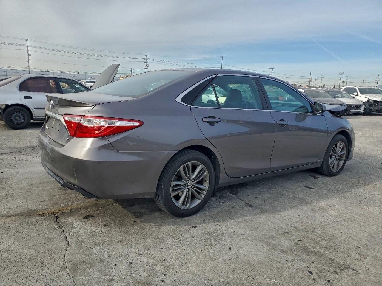 2016 TOYOTA CAMRY LE photo 7