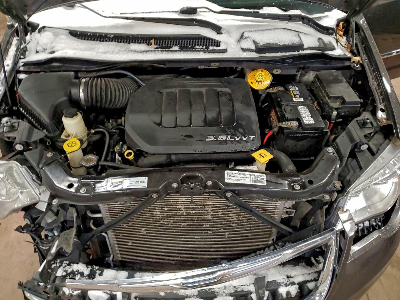 2015 CHRYSLER TOWN & COUNTRY TOURING L photo 12