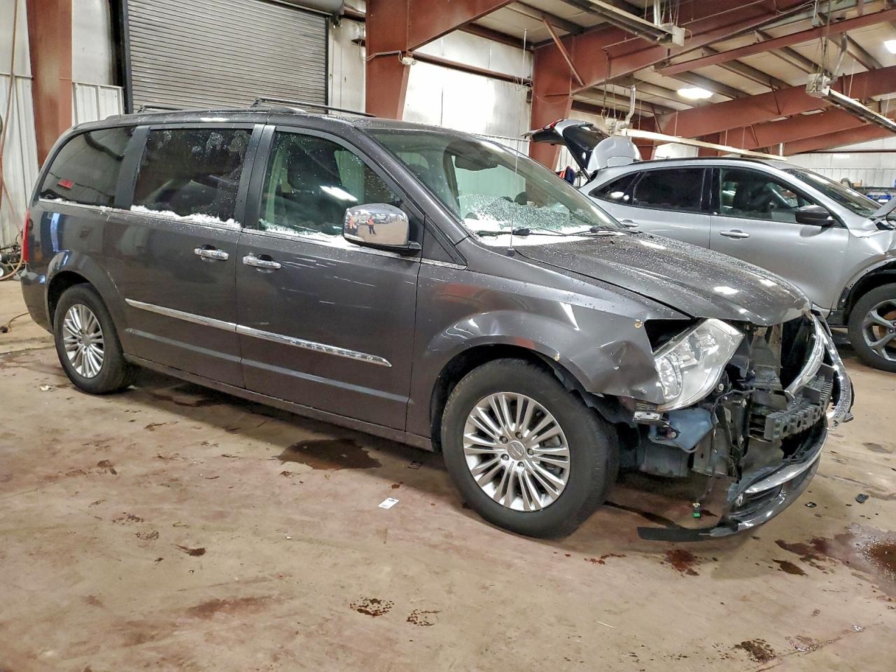 2015 CHRYSLER TOWN & COUNTRY TOURING L photo 4