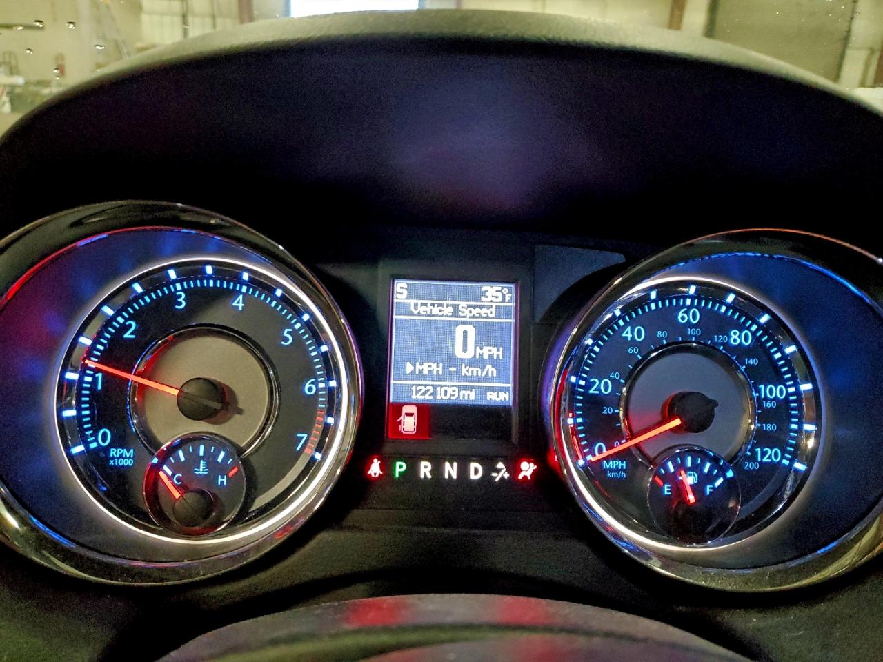 2015 CHRYSLER TOWN & COUNTRY TOURING L photo 9