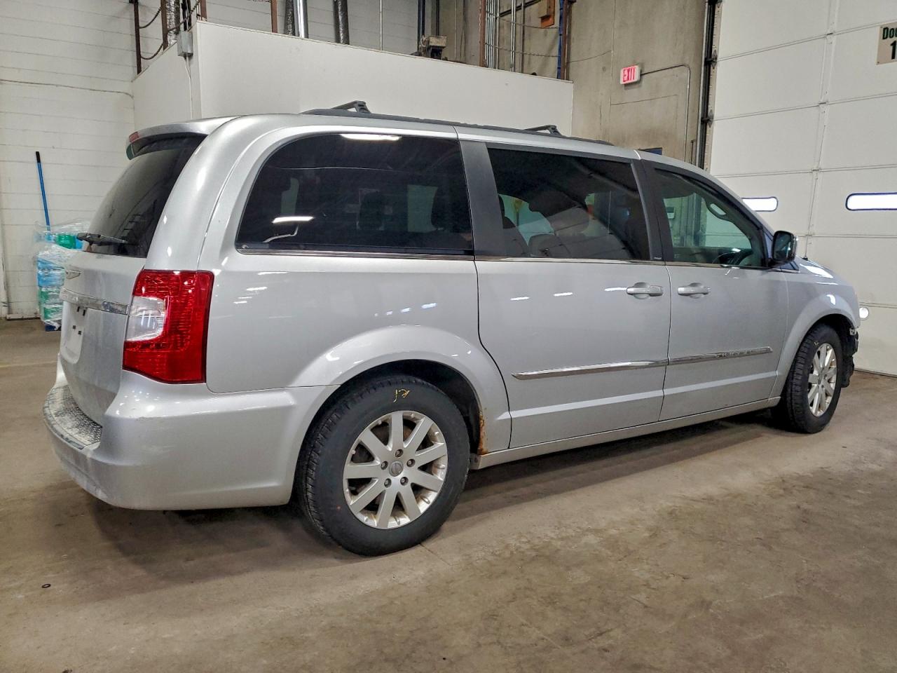 2012 CHRYSLER TOWN & COUNTRY TOURING L photo 3