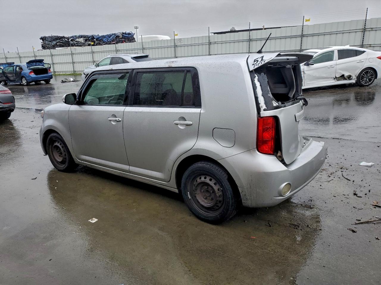 2010 TOYOTA SCION XB photo 4