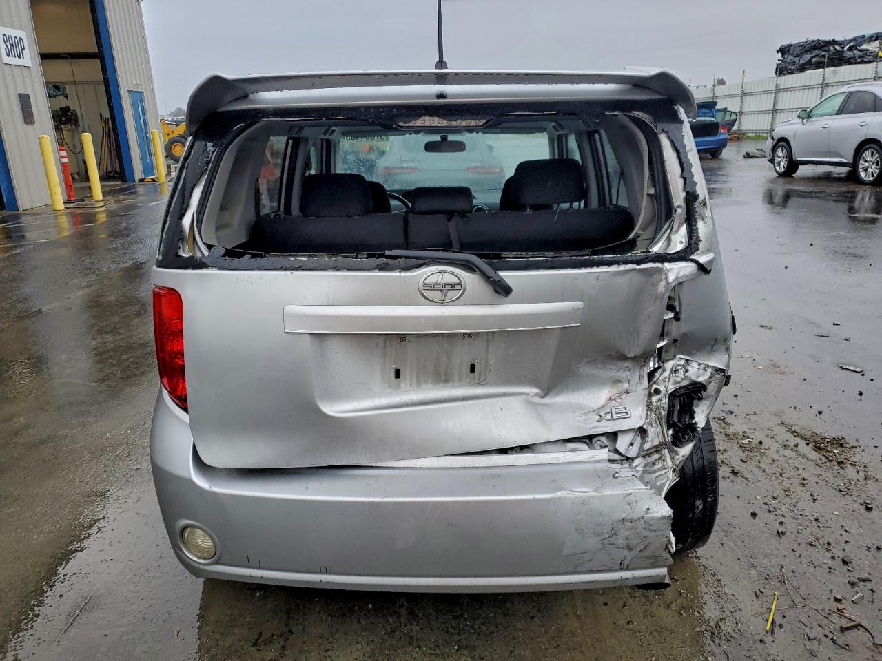 2010 TOYOTA SCION XB photo 16