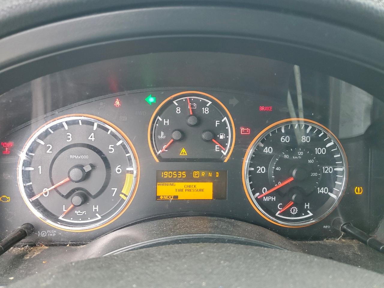 2014 NISSAN ARMADA SV photo 17