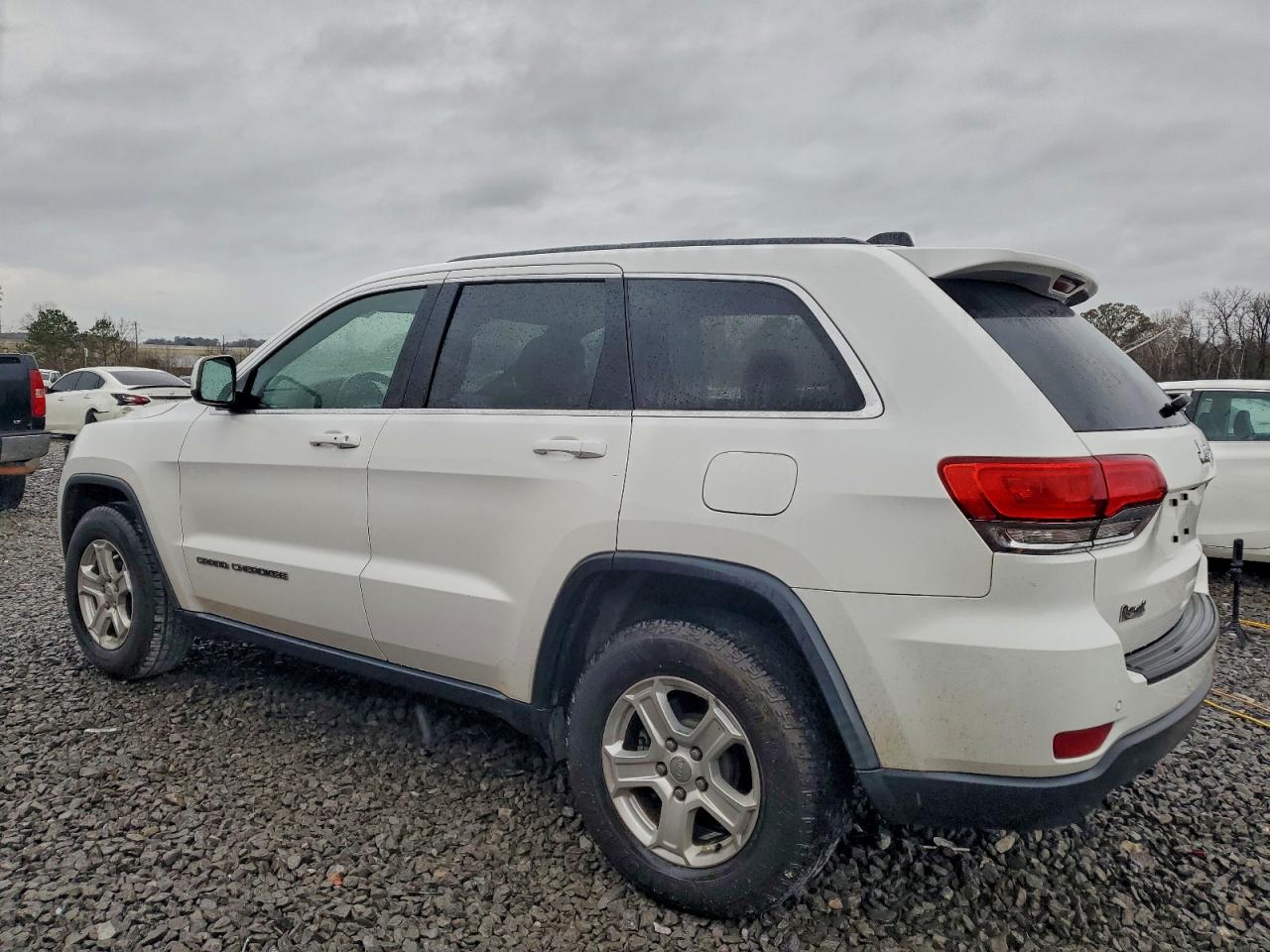 2018 JEEP GRAND CHEROKEE LAREDO photo 4