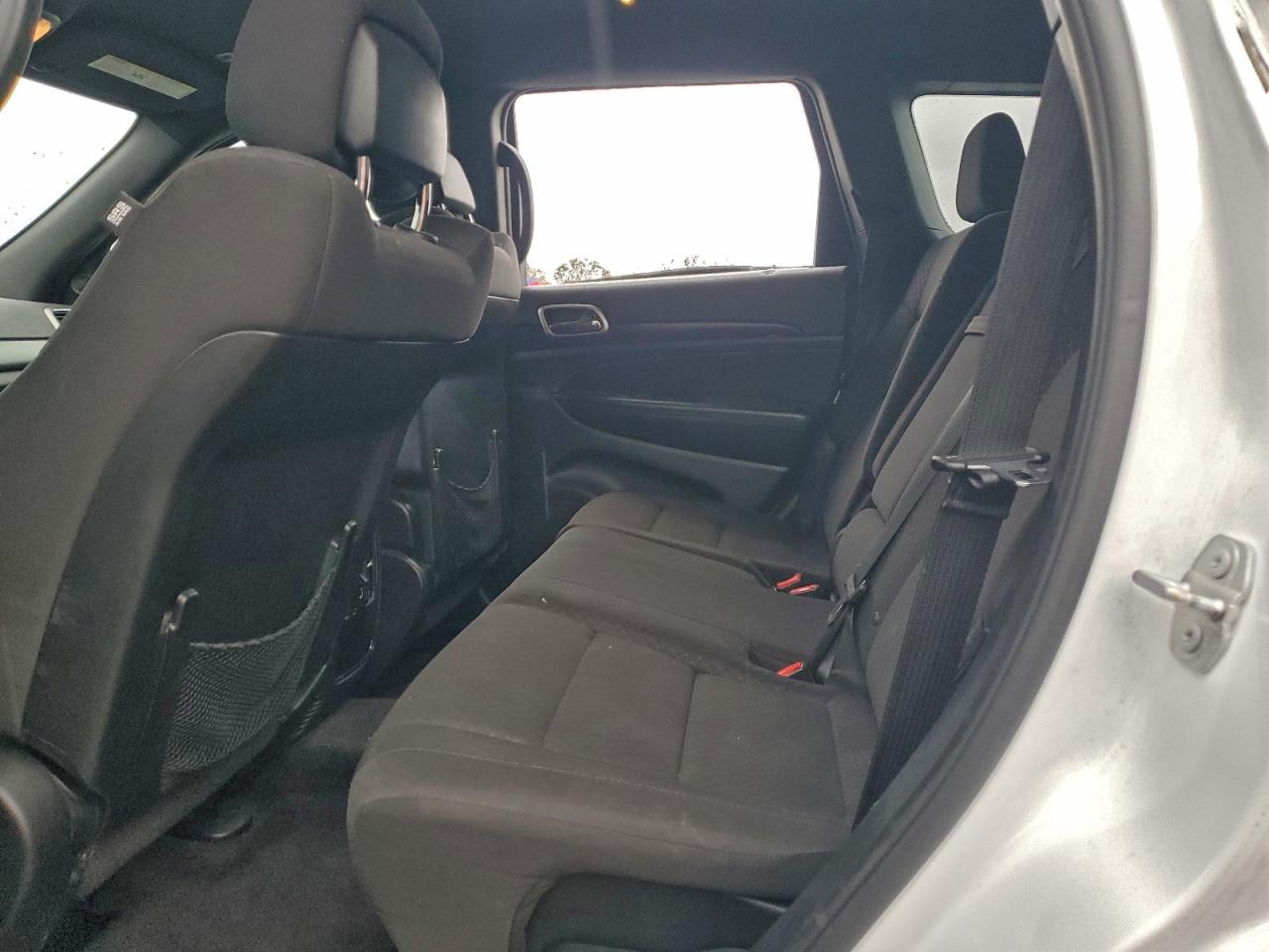 2018 JEEP GRAND CHEROKEE LAREDO photo 31