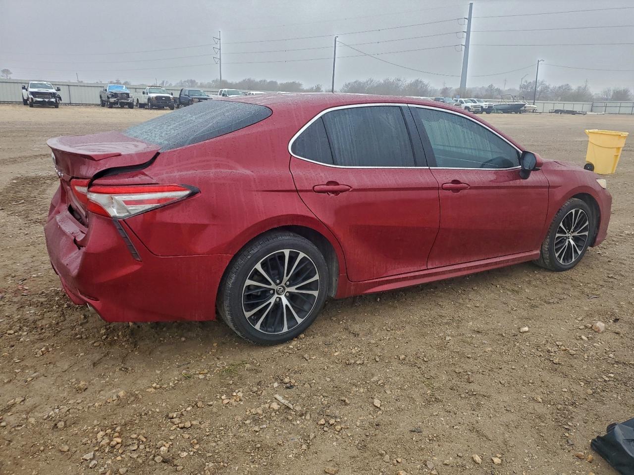 2018 TOYOTA CAMRY L photo 5