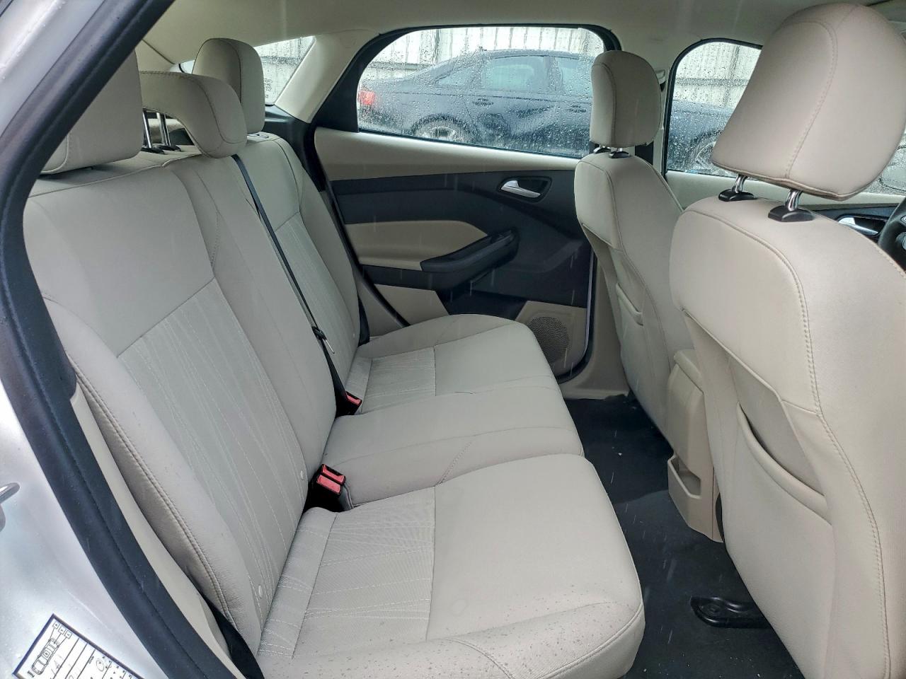2015 FORD FOCUS SE photo 19