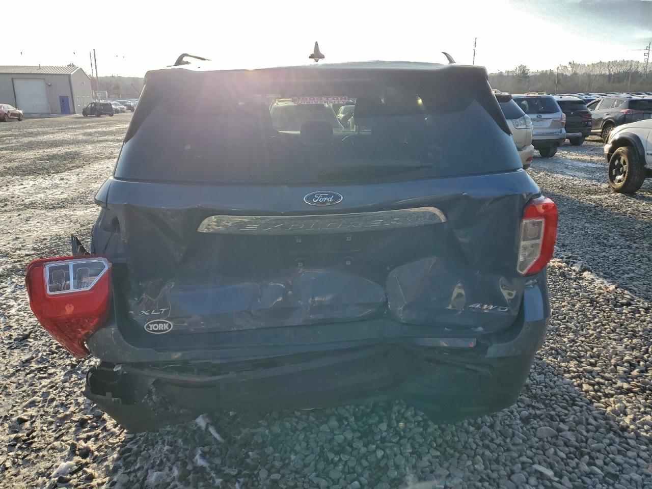 2021 FORD EXPLORER XLT photo 16