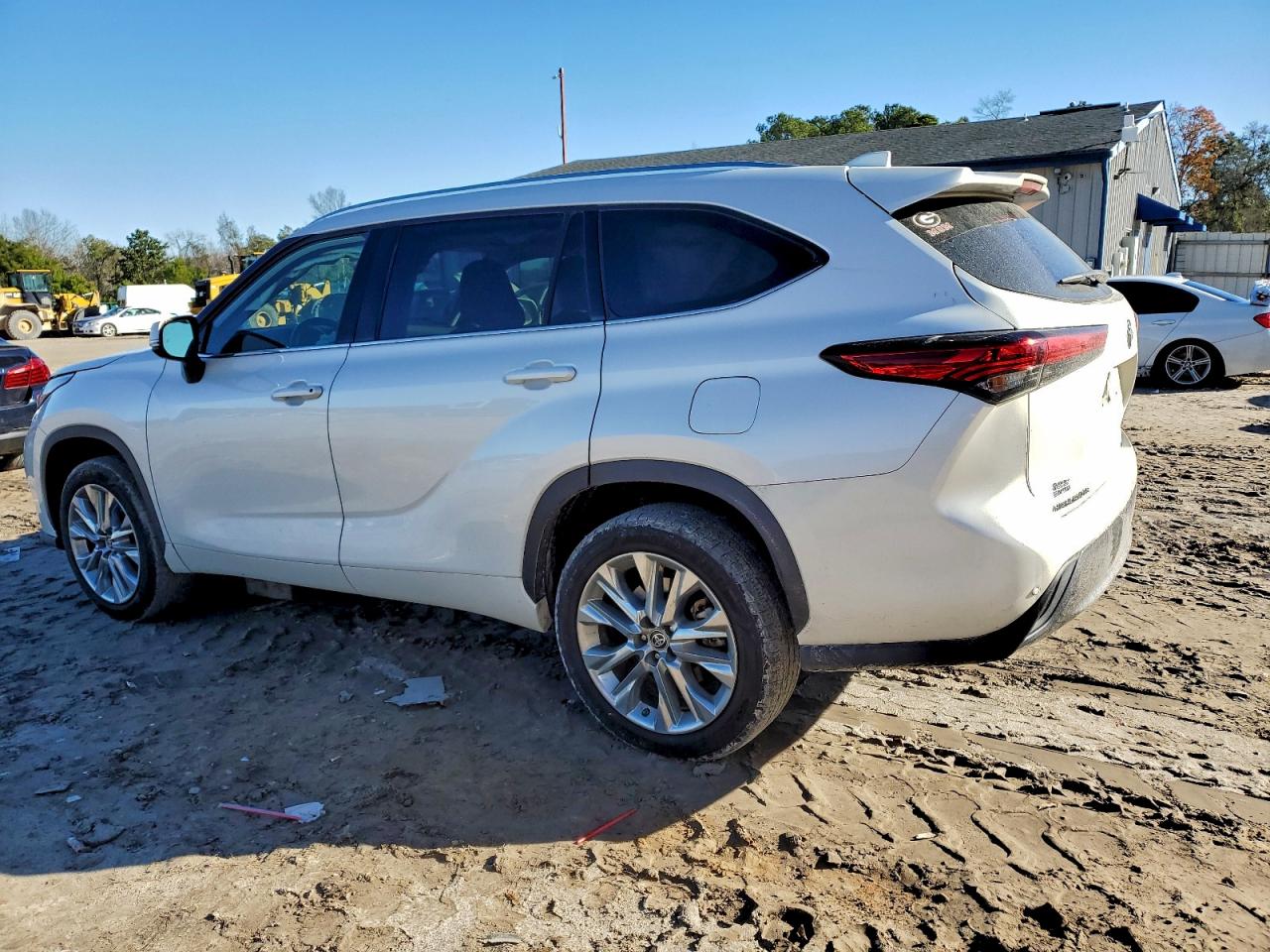 2021 TOYOTA HIGHLANDER LIMITED photo 3