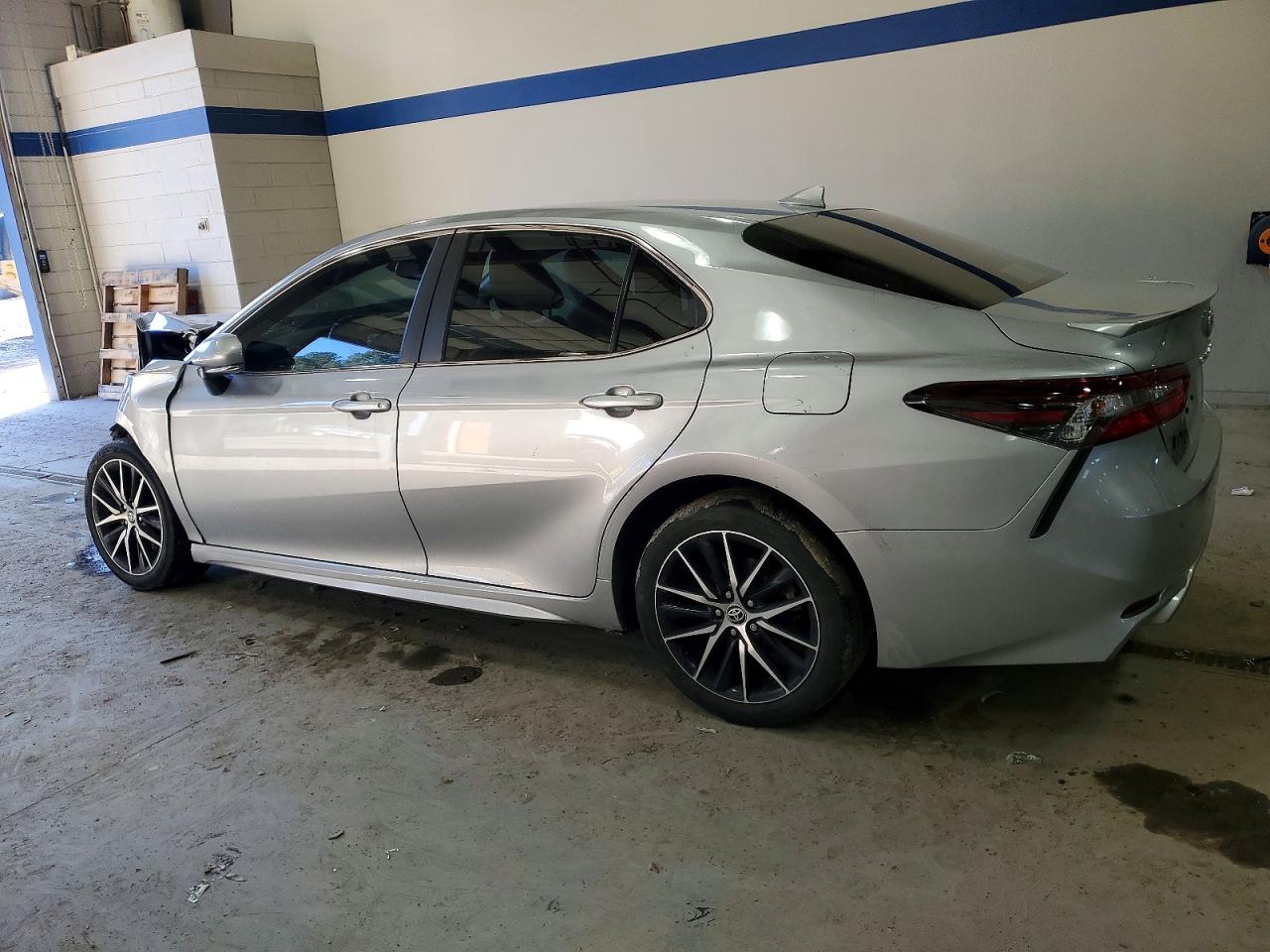 2023 TOYOTA CAMRY SE NIGHT SHADE photo 2