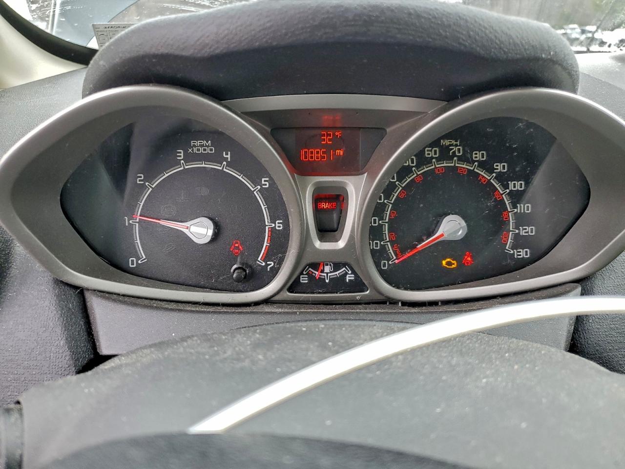 2011 FORD FIESTA SE photo 9