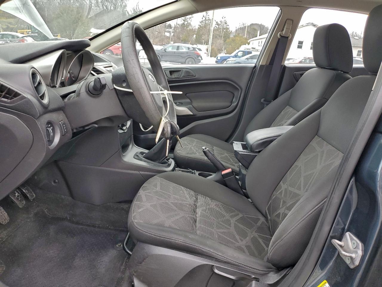 2011 FORD FIESTA SE photo 7