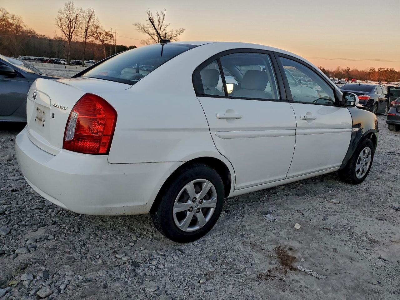 2011 HYUNDAI ACCENT GLS photo 5