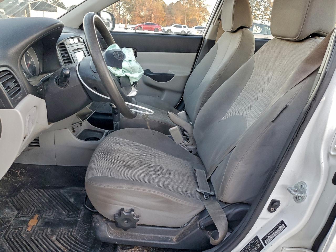 2011 HYUNDAI ACCENT GLS photo 13