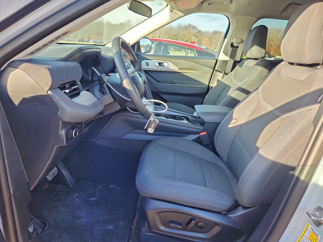 2025 FORD EXPLORER ACTIVE photo 25