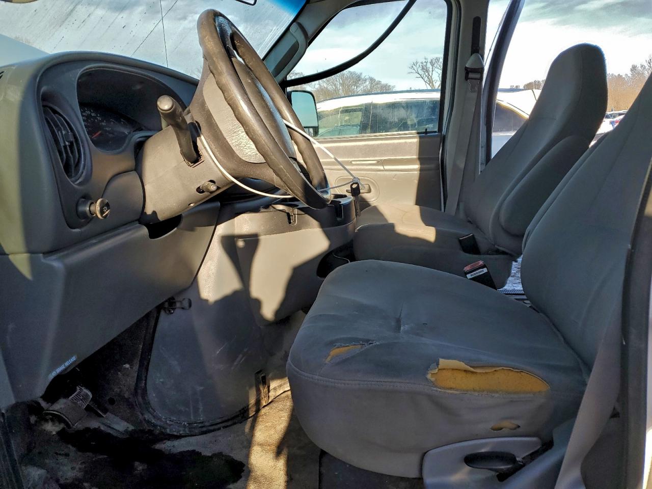 2006 FORD ECONOLINE E150 VAN photo 13